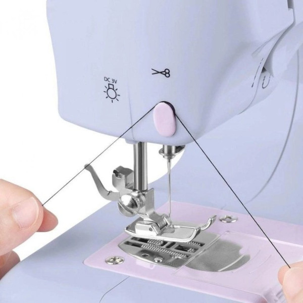 Электромеханическая швейная машинка SEWING MACHINE FHSM-505 с 12 функциями, 2 режимами работы и подсветкой
