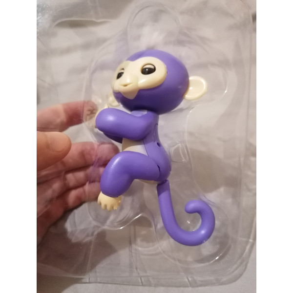 Интерактивная умная игрушка обезьянка Fingerlings Monkey для детей