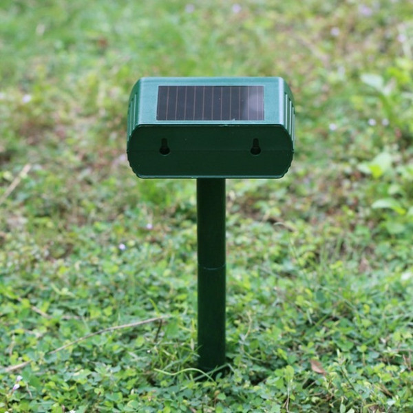 Ультразвуковой отпугиватель Solar Animal Repeller на солнечной батарее для защиты участка от всех видов вредит