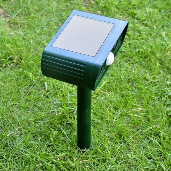 Ультразвуковой отпугиватель Solar Animal Repeller на солнечной батарее для защиты участка от всех видов вредит