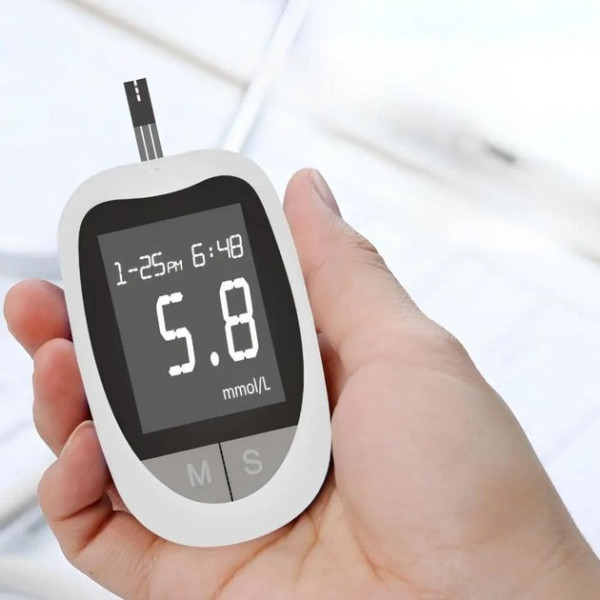 Пристрій для контролю цукру з пам'яттю на 180 результатів, комплект тест-смужок і ланцетів