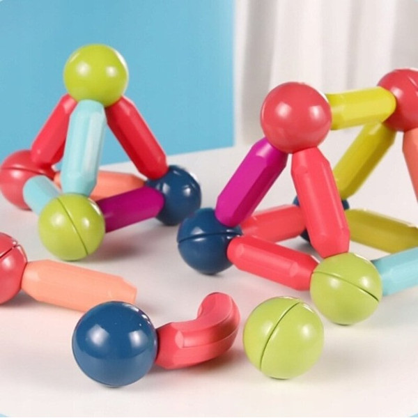 Магнітний набір Magnetic Sticks на 25 предметів, пластикові фігурки в переносному кейсі