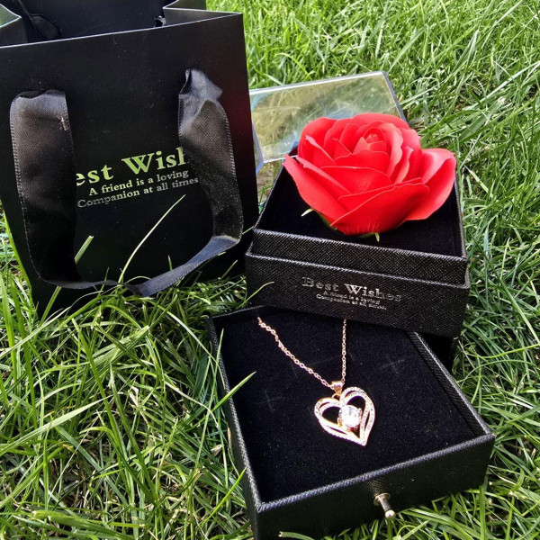 Подарункова скринька (коробочка) з трояндою з мила та кольє I Love You Рожева