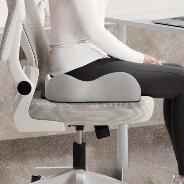 Ортопедическая дорожная подушка Memory Foam с вырезом под копчик противоскользящая для авто, офиса и дома