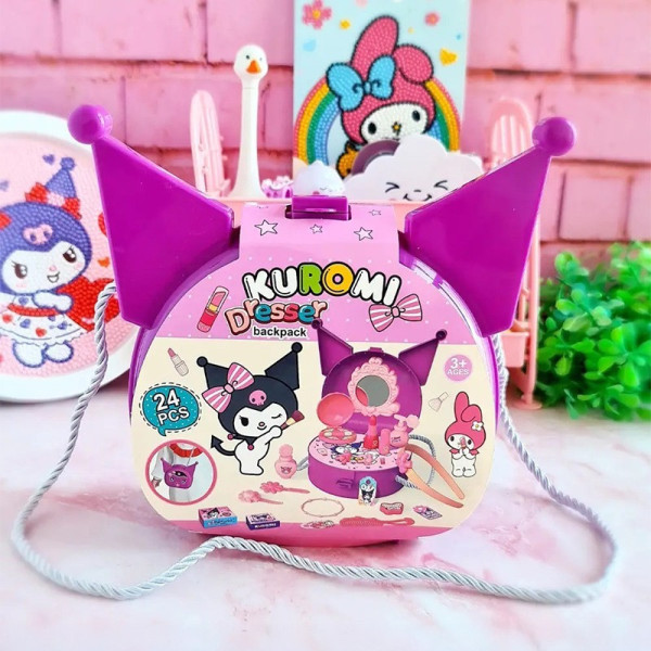 Детский подарочный набор Kuromi на 26 предметов в розовом кейсе для игр и творчества