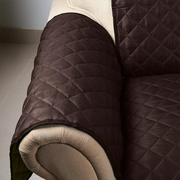 Двустороннее стеганое покрывало-накидка на кресло Couch Coat коричневого цвета