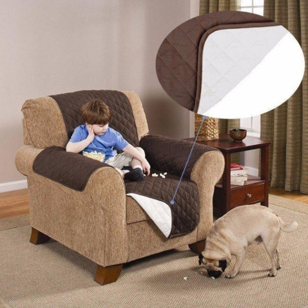 Двустороннее стеганое покрывало-накидка на кресло Couch Coat коричневого цвета