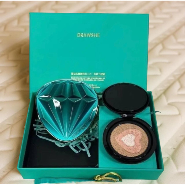 Увлажняющий тональный кушон Drawshe Emerald Crystal Glow с трехцветным эффектом и заменяемым блоком, 24 г для