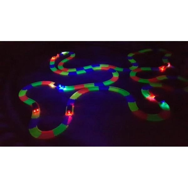 Автотрек Magic Tracks с 360 деталями и светящимися эффектами для гоночных игр